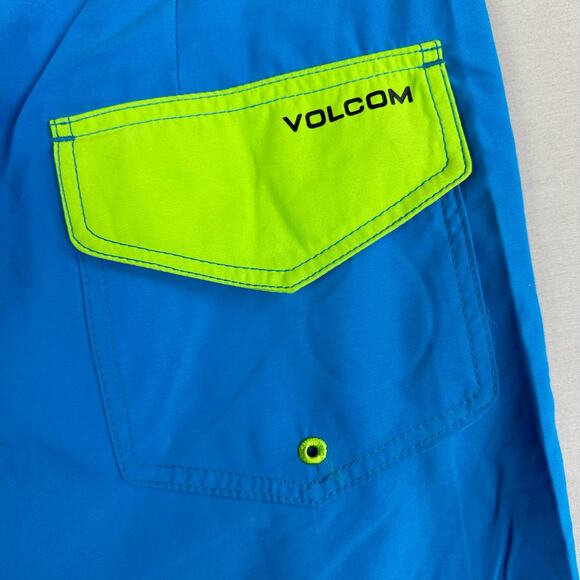 Volcom 38ER Men’s 30 Board Shorts 21” Length Cinch Fly Colorblock - Picture 7 of 8